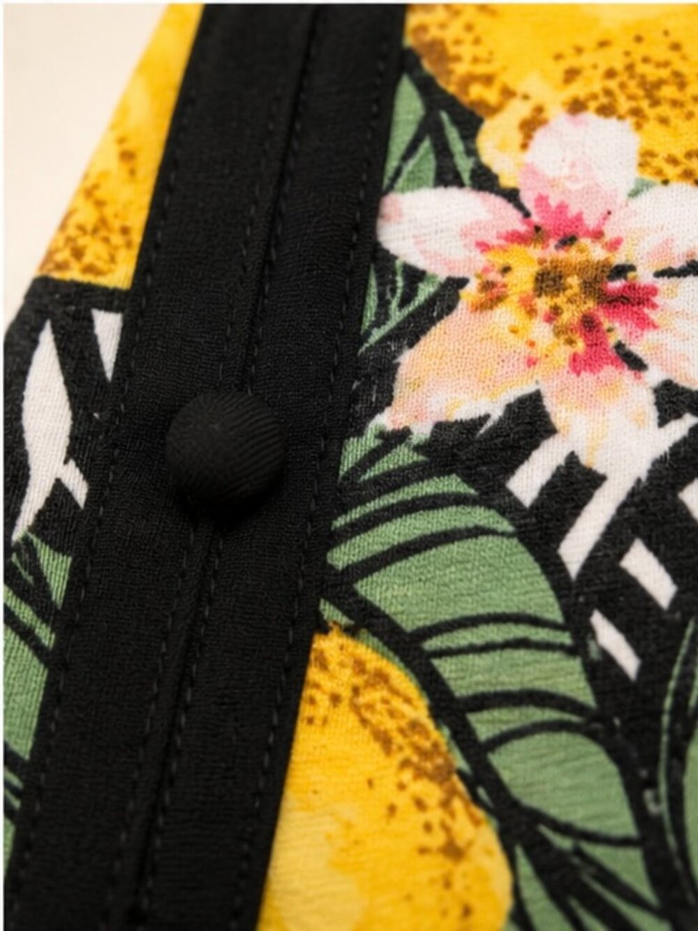 Cable & Gauge Lemon Floral Sleeveless Swing Tank Top - Picture 5 of 5